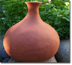 http://www.armadilloclay.com/uploads/5/1/2/8/51288343/olla-permaculture.jpg?250